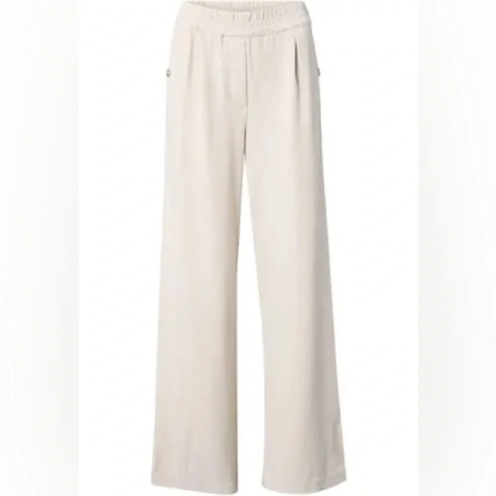 Democracy “ Ab “ Leisure Skyrise Pull On Wide Leg Trousers in beige - Picture 1 of 5